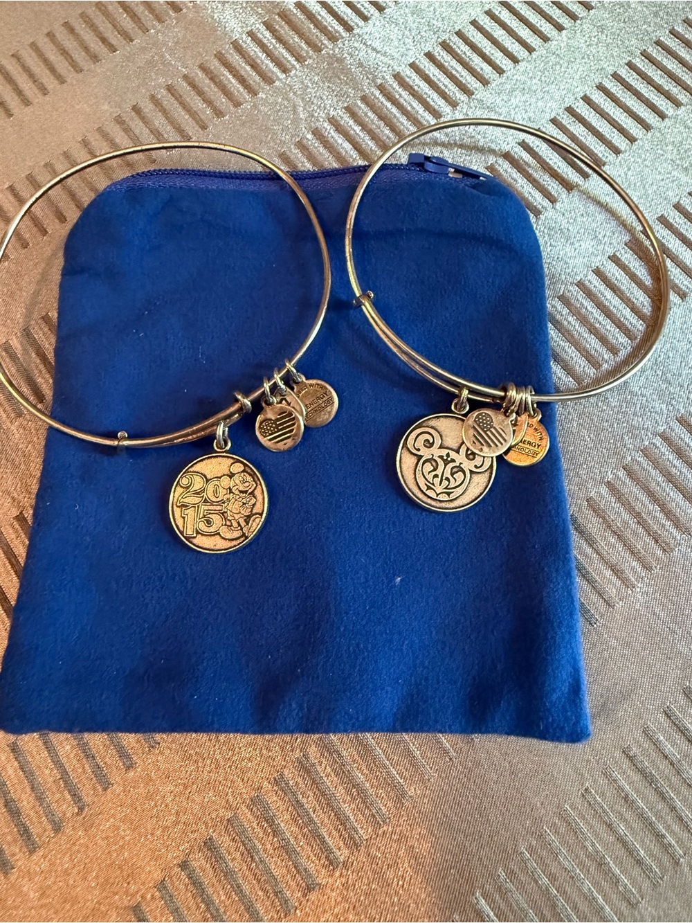 Alex and Ani Disney Parks Exclusive Mickey 2015 Bangle Set Rafaelian Silver